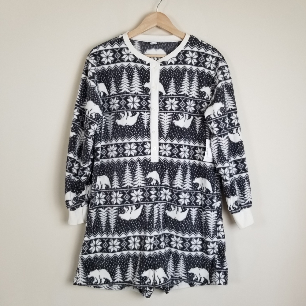 Old Navy Fleece Romper Shortie Pajamas Medium NWT